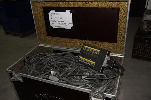 Csoportkbel 100 m + 220V kbel kontnerben.JPG